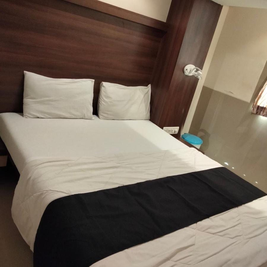 Hotel Everest Lodging نافي مومباي المظهر الخارجي الصورة