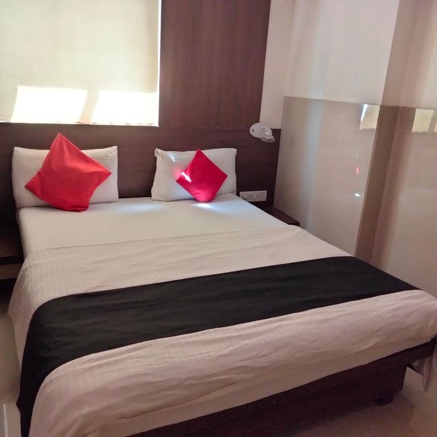Hotel Everest Lodging نافي مومباي المظهر الخارجي الصورة