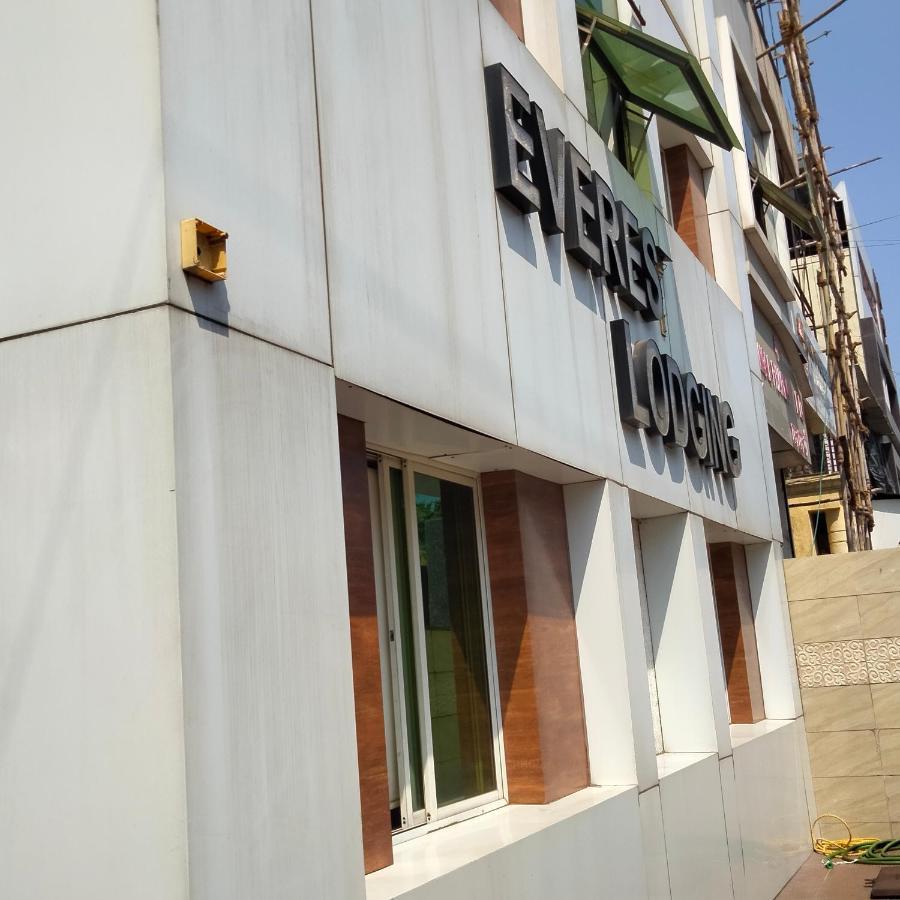 Hotel Everest Lodging نافي مومباي المظهر الخارجي الصورة