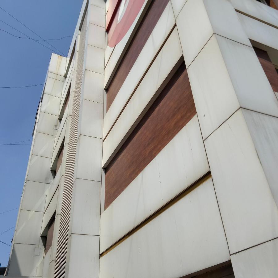 Hotel Everest Lodging نافي مومباي المظهر الخارجي الصورة