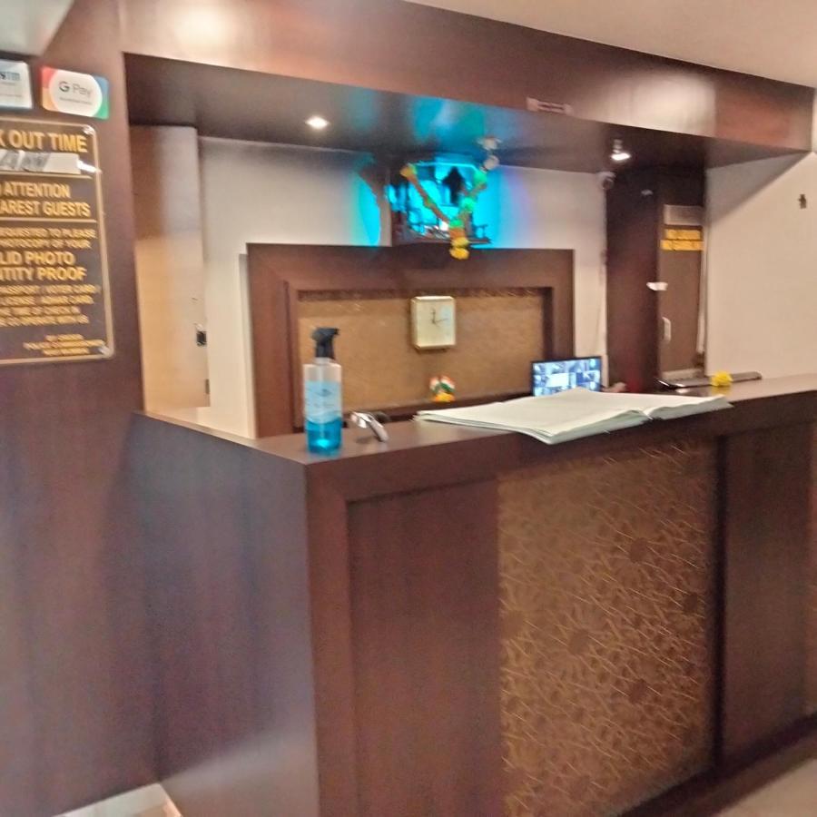 Hotel Everest Lodging نافي مومباي المظهر الخارجي الصورة