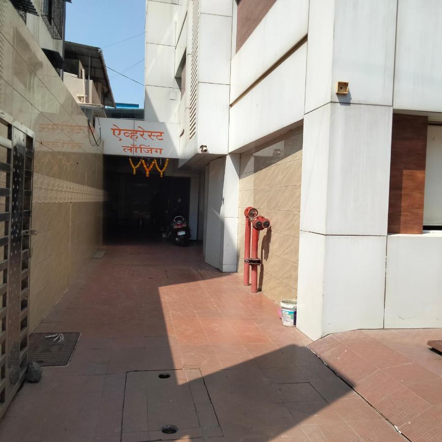 Hotel Everest Lodging نافي مومباي المظهر الخارجي الصورة