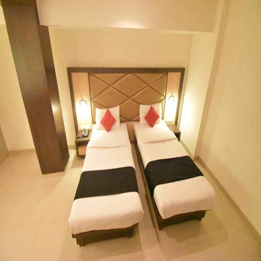 Hotel Everest Lodging نافي مومباي المظهر الخارجي الصورة