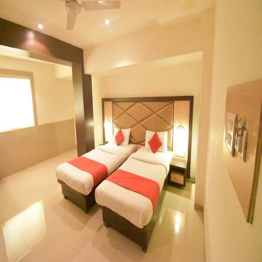 Hotel Everest Lodging نافي مومباي المظهر الخارجي الصورة