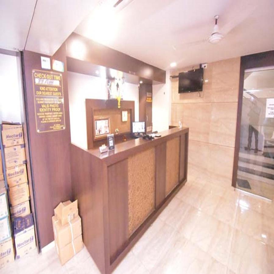 Hotel Everest Lodging نافي مومباي المظهر الخارجي الصورة