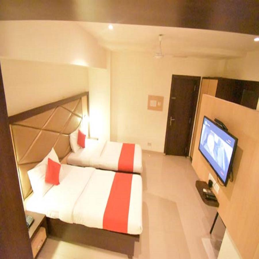 Hotel Everest Lodging نافي مومباي المظهر الخارجي الصورة