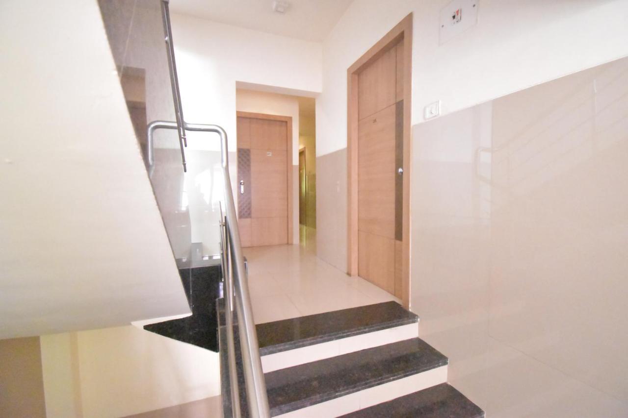 Hotel Everest Lodging نافي مومباي المظهر الخارجي الصورة