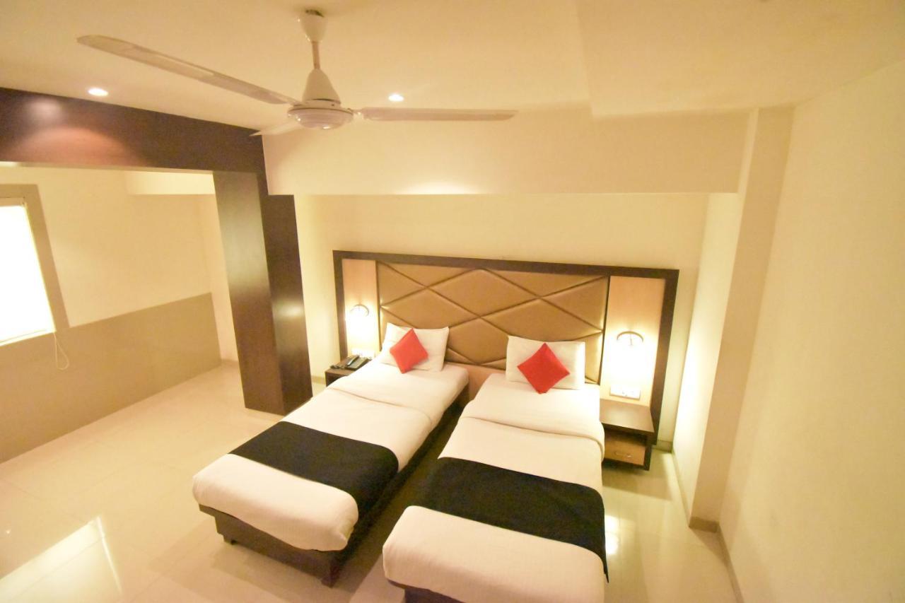 Hotel Everest Lodging نافي مومباي المظهر الخارجي الصورة