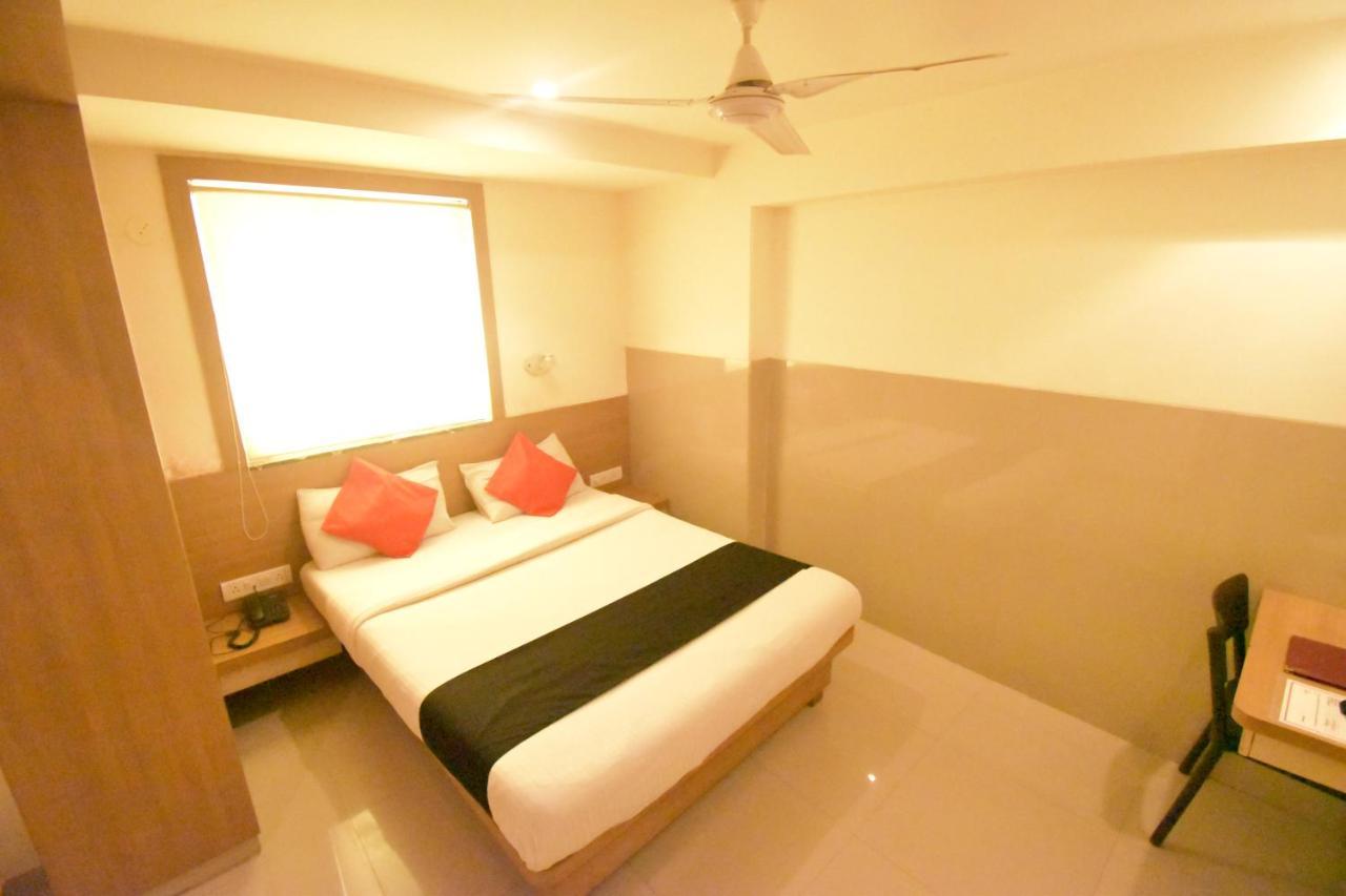 Hotel Everest Lodging نافي مومباي المظهر الخارجي الصورة